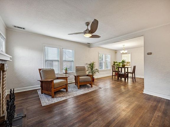 2nd image of 2753 Burlington Blvd
