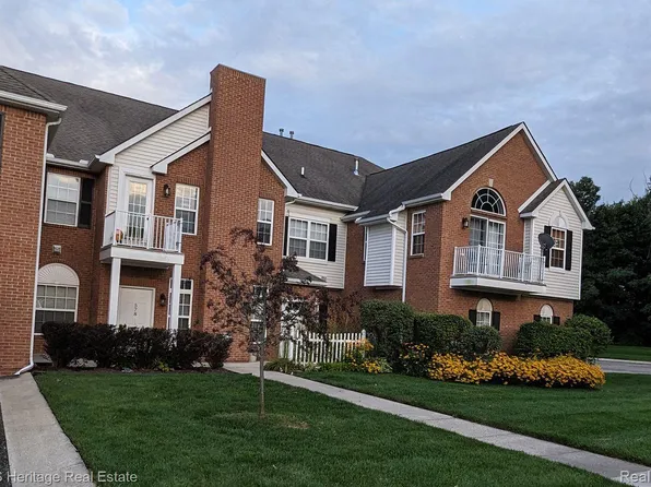 578 Olde English Cir, Howell, MI 48855