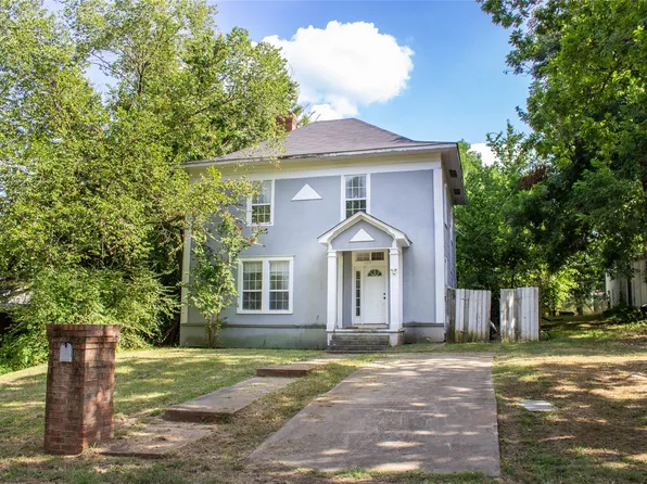 404 E Laurel St, Hugo, OK 74743