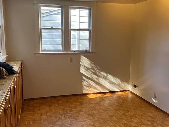 3rd image of 24 Heyman Ave