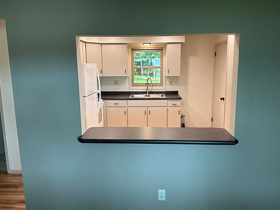 3rd image of 1619 Warden St #1619