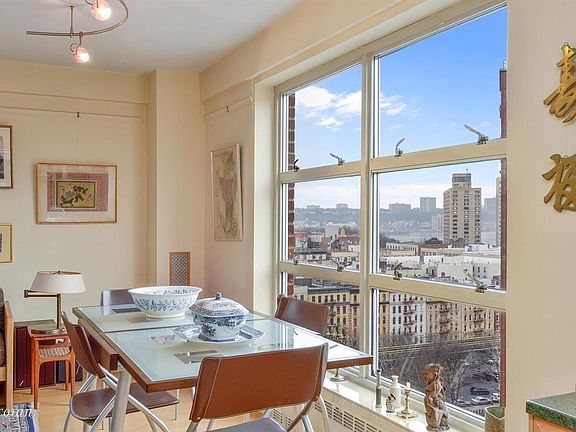 3rd image of 90 La Salle St APT 14B
