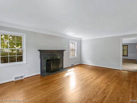 4th image of 707 Lakepointe St