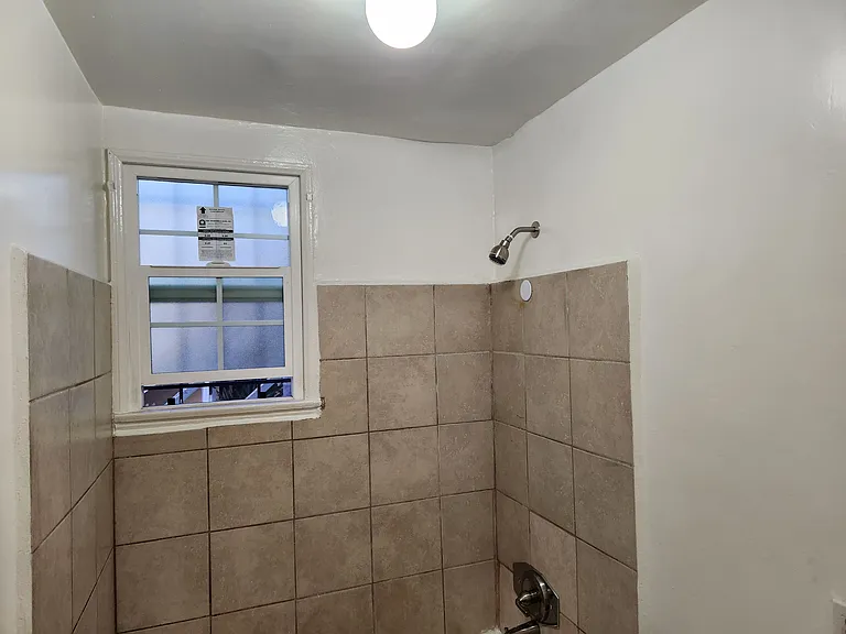 2183 W 27th St — Photo 11