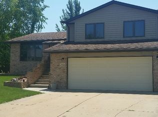 2816 Apollo St, Cedar Falls, IA 50613