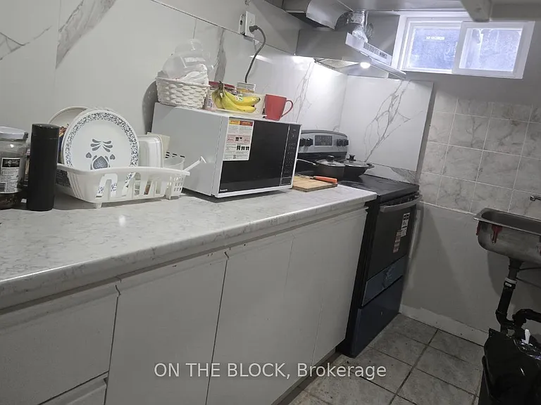 103 Fitzgibbon Ave E — Photo 8