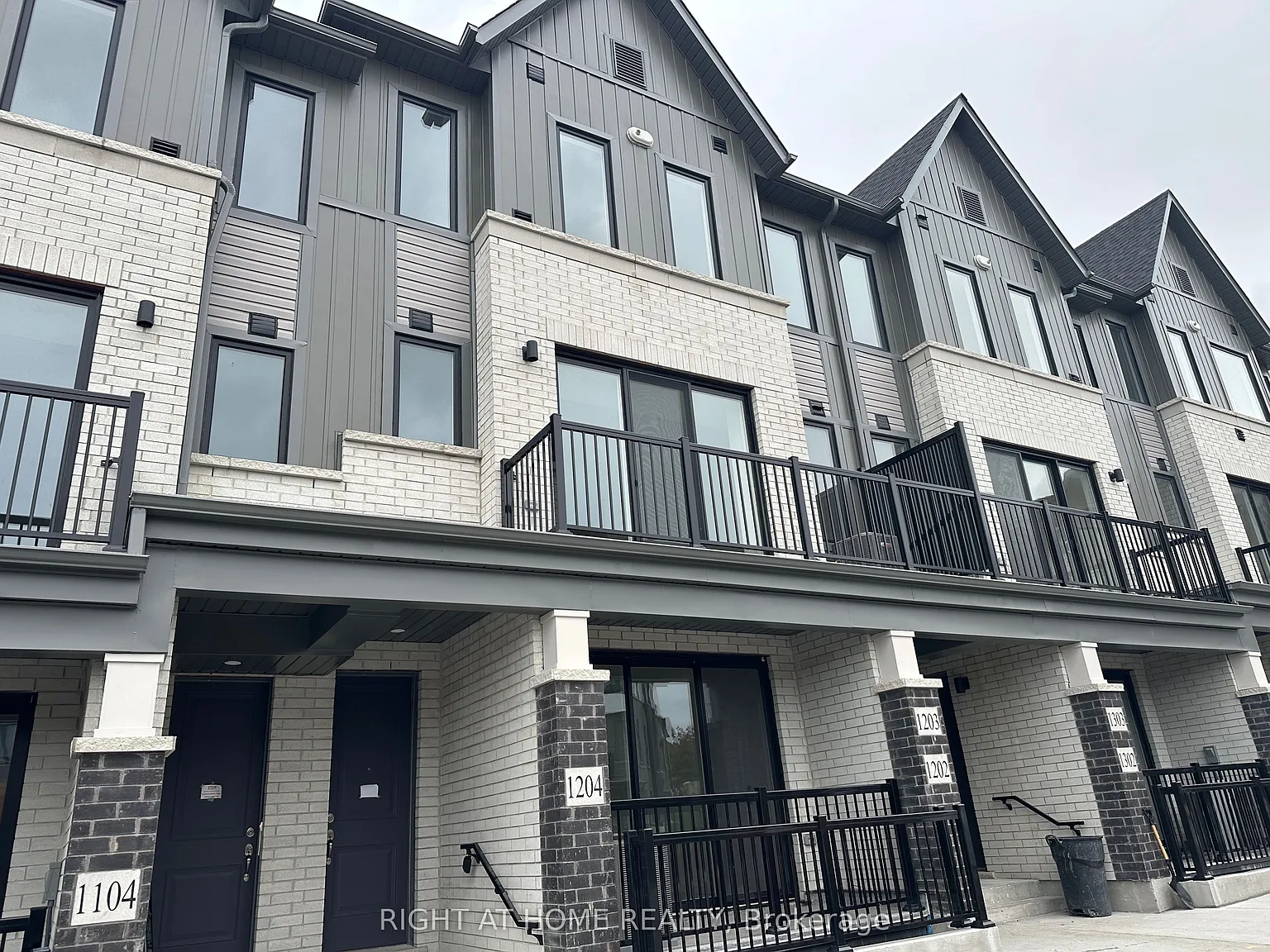 2 bed, $2,300 — Photo 1