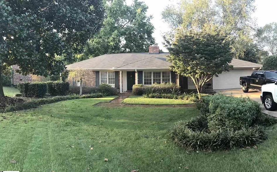 1st image of 319 Mimosa Dr