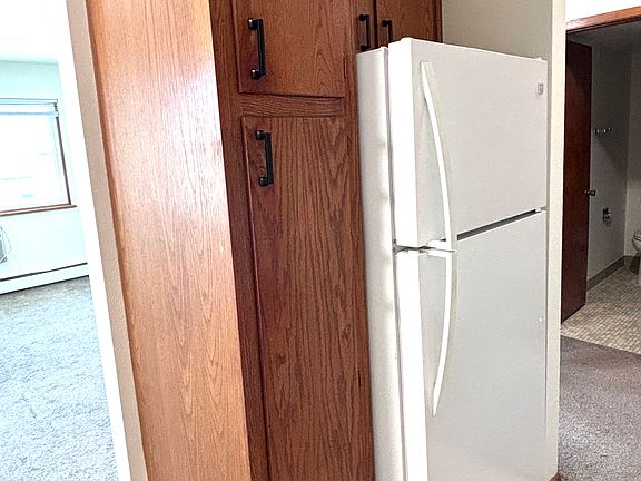 3rd image of 905 Oak Ave #208
