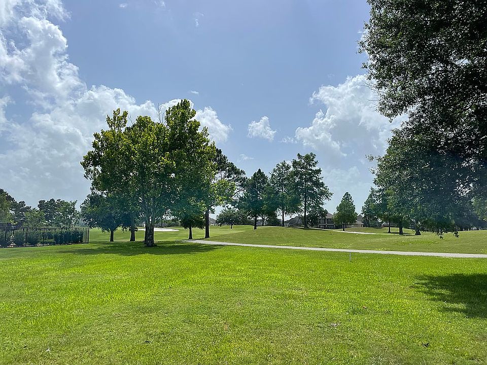 1st image of 1011 The Lake Dr