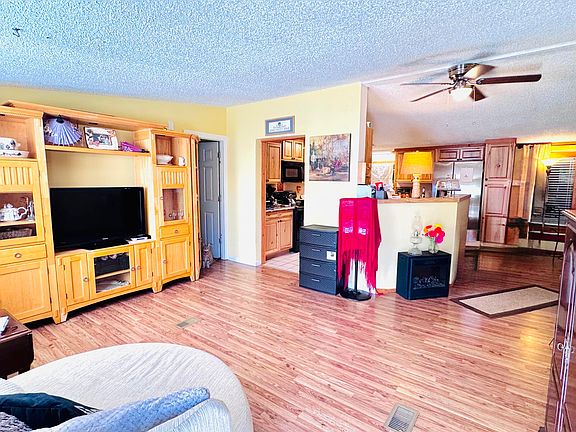 2nd image of 1301 Avenue D