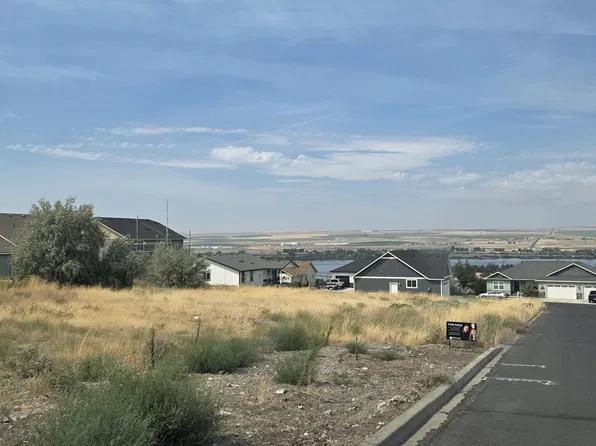 1660 Hayes St, Umatilla, OR 97882