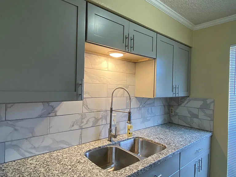 2748 Parkchester Dr — Photo 4