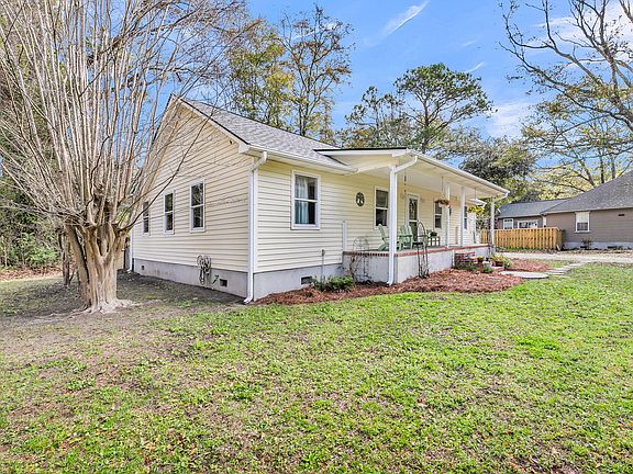 2nd image of 1014 Benton Bend Rd