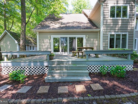 5th image of 8605 Hickory Pl