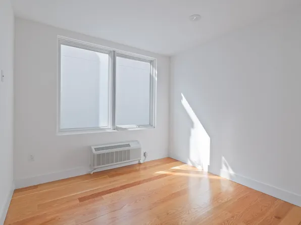 56 Cottage Street image 9 of 11