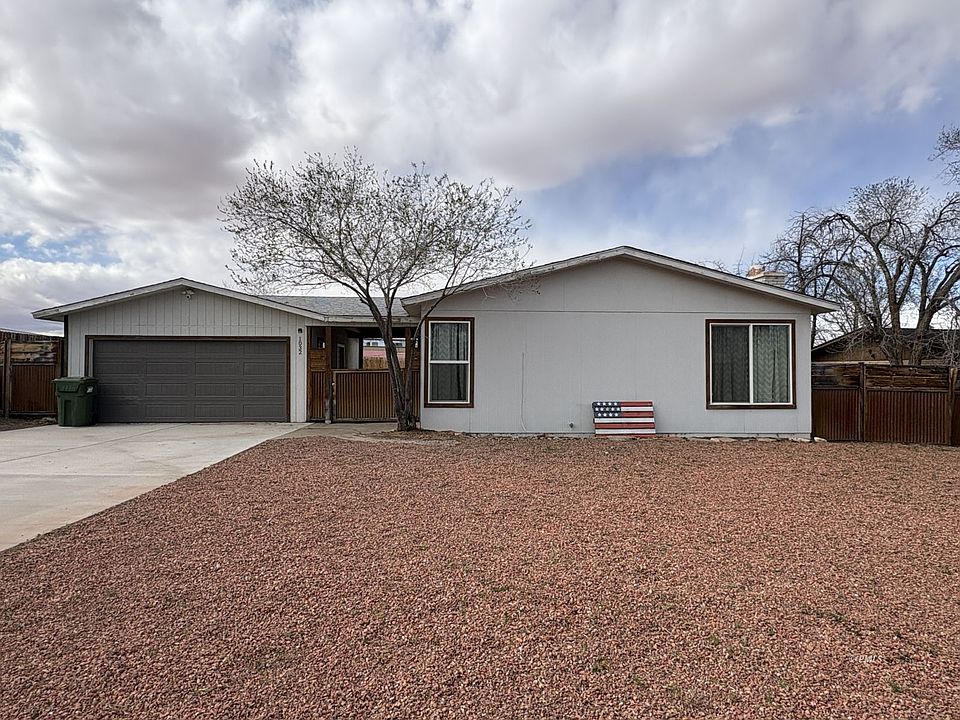 1st image of 1032 N Navajo Dr