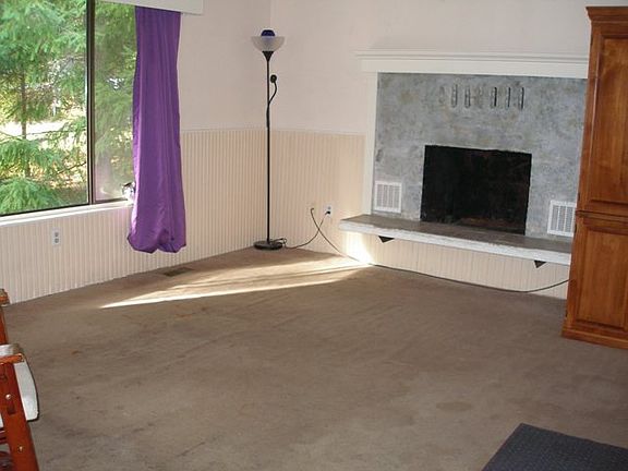 5th image of 140 SE Wildwood Dr