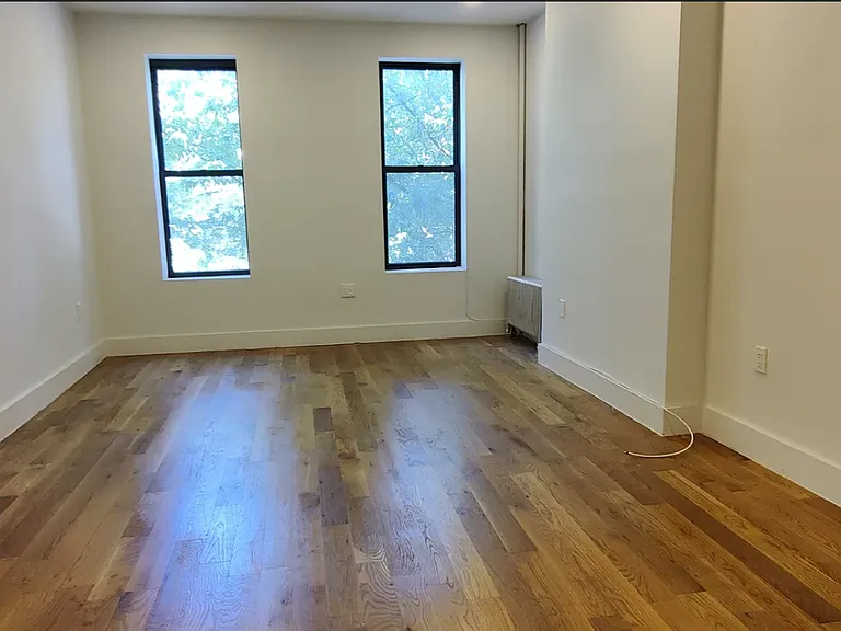 556 Bainbridge St #2L — Photo 6
