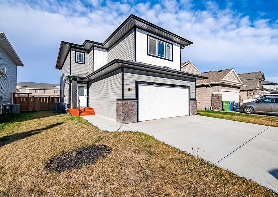 1st image of 10 E Travis Close