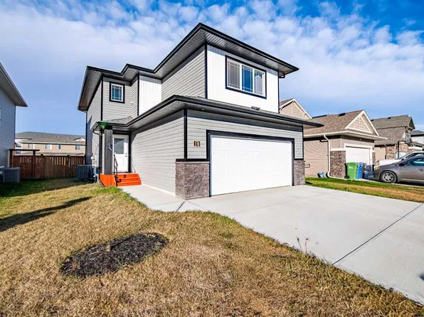 10 E Travis Close, Red Deer, AB T4P 0W5