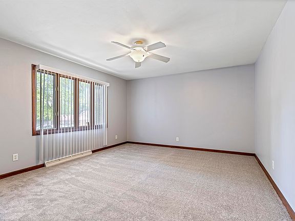 2nd image of 3307 Nadine Ave