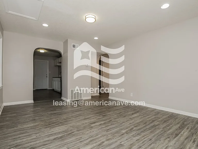 832725_004_living_room_13680789.jpg
