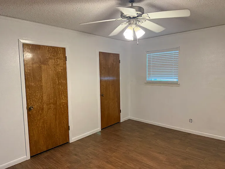 607 Estes Dr — Photo 16