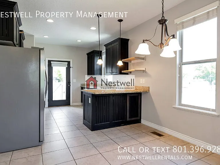 4631 W Vermillion Dr — Photo 8