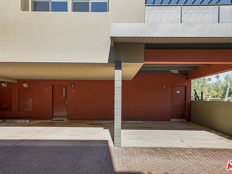 737 E Arenas Rd — Photo 21