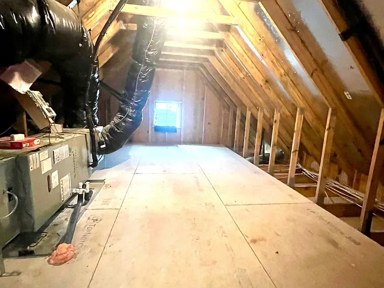 2131 Stafford Dr — Photo 25