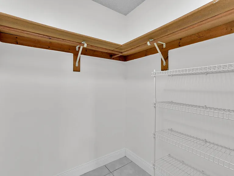 1434 Ravida Cir — Photo 10