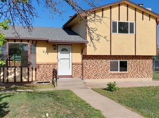 918 Shay Ln, Pueblo, CO 81006