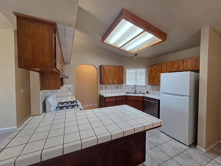 1199 Hawthorn St — Photo 7