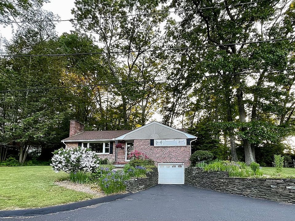 2nd image of 11 Fox Farms Rd