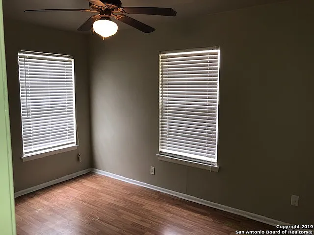 3 bed, 1.0 bath, 1270 sqft, $1,450 — Photo 4