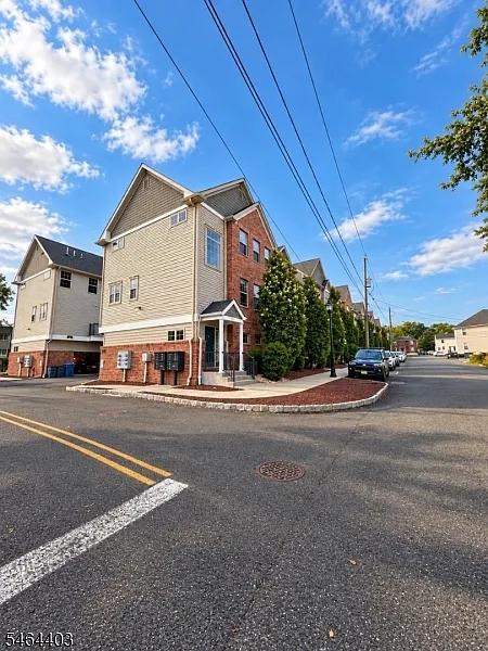2 bed, 2.5 bath, 2145 sqft, $3,350 — Photo 2