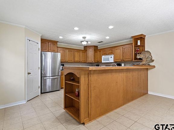4th image of 448 N Hill Rd