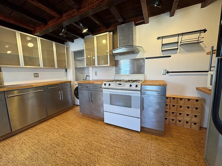 15 Tremont St #2 — Photo 3