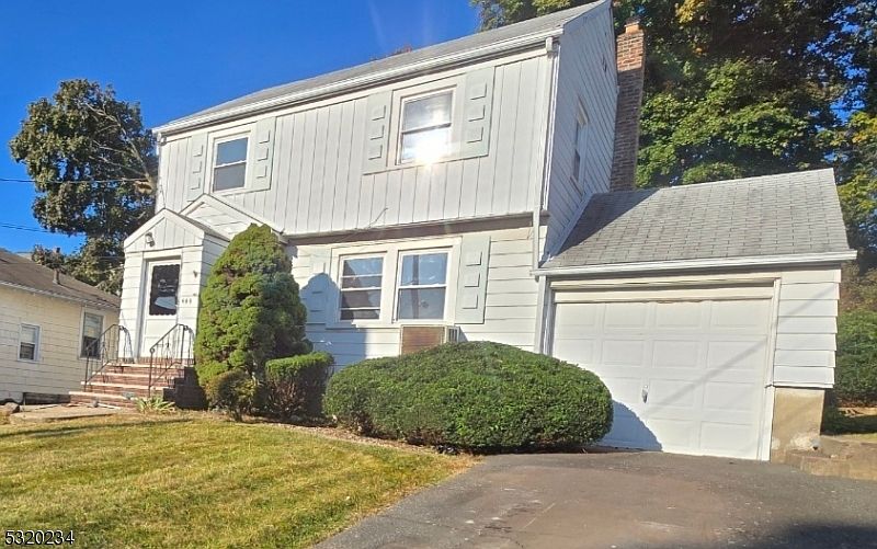 1st image of 489 Dewitt Ave