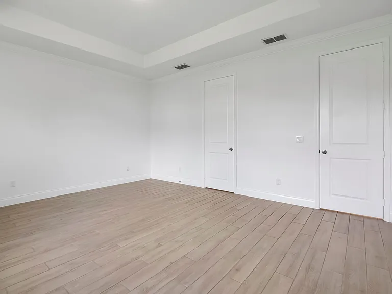 8318 Vivaro Isle Way — Photo 9