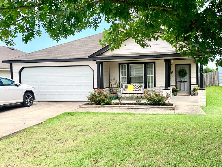 145 Katie Ct — Photo 11