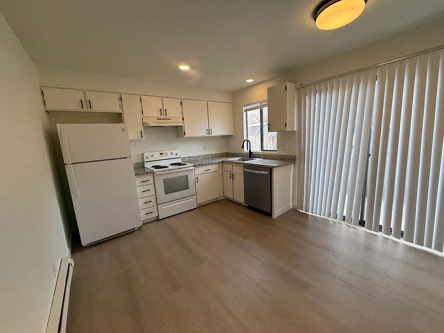 2330 I St NE — Photo 3