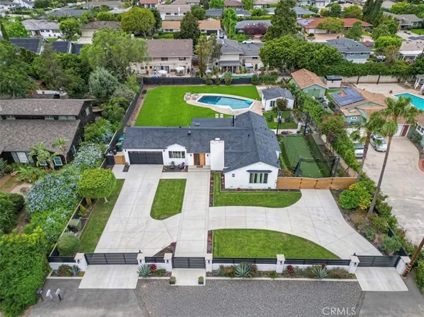 13081 Prospect Ave, Santa Ana, CA 92705