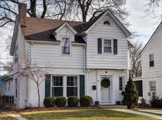 5550 N Shoreland Ave, Whitefish Bay, WI 53217