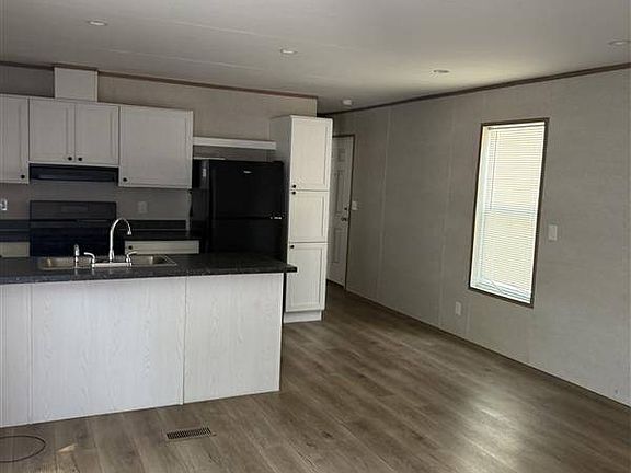 4th image of 216 Circle Dr #9R