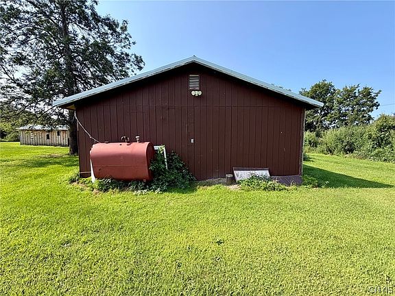 3rd image of 25622 Oconner Rd