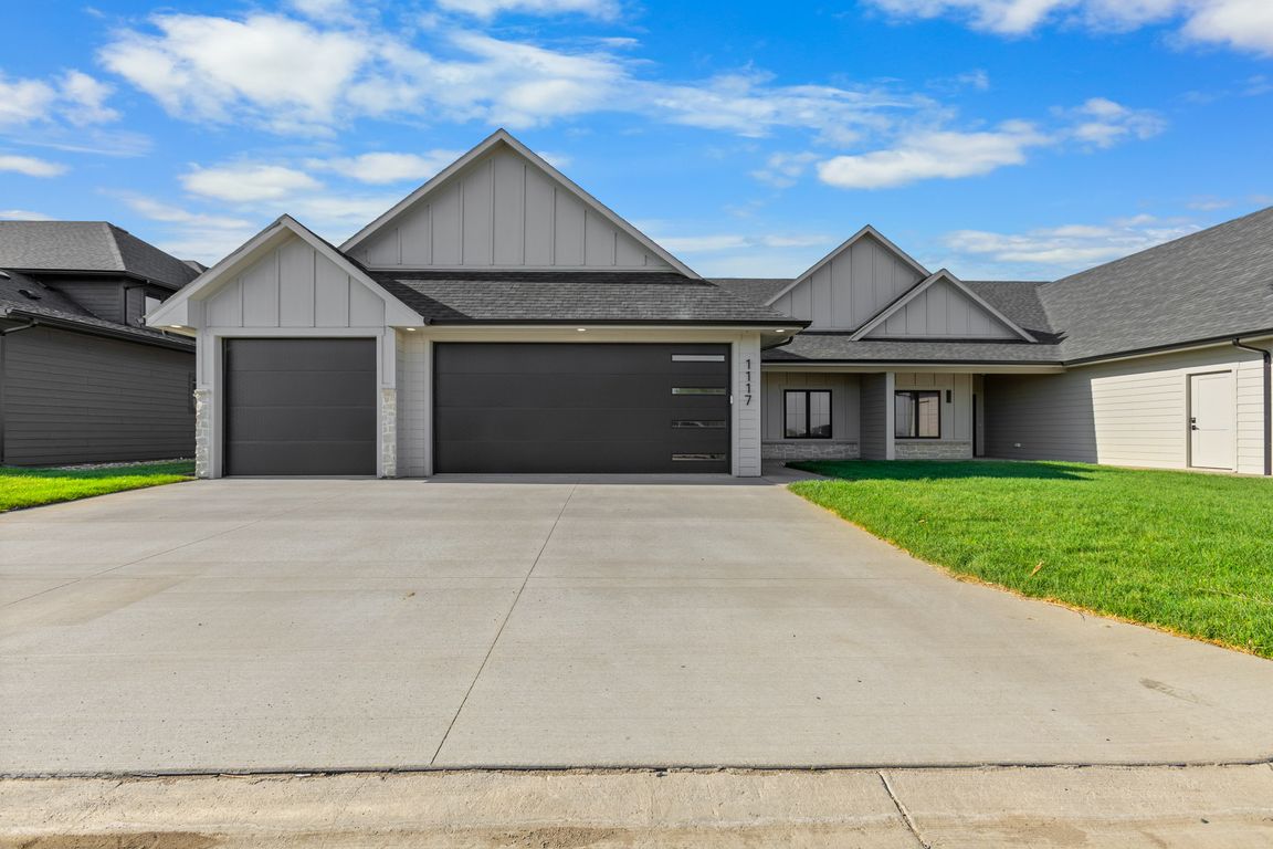 トップス SALE)house on the hill grey T 6014 Thrush Ct, Spring Hill, TN 37174 | MLS# 2924425 | Redfin