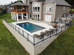 110 Sherwood Dr, Glen Carbon, IL