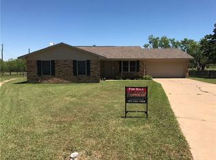 414 Ridge Rd, Breckenridge, TX 76424